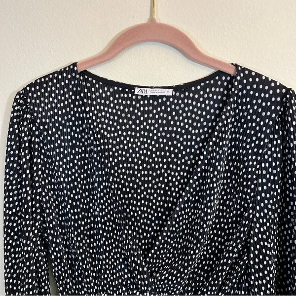 Zara Pleated Surplice V Neck Faux Wrap Blouse Top Polka Dots Long Sleeves Medium - Image 4