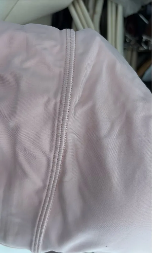 Lululemon Women's Pink Sports Bra - Image 3