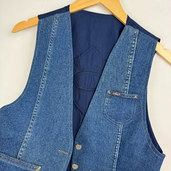 Vtg Chic Denim Western Vest Dark Wash Heart Buttons Sz Medium - Image 3