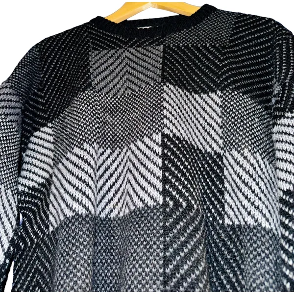 New Fast Long‎ Crop Grandpa Sweater Color Blocked Black Gray Women's Size Medium - Image 2