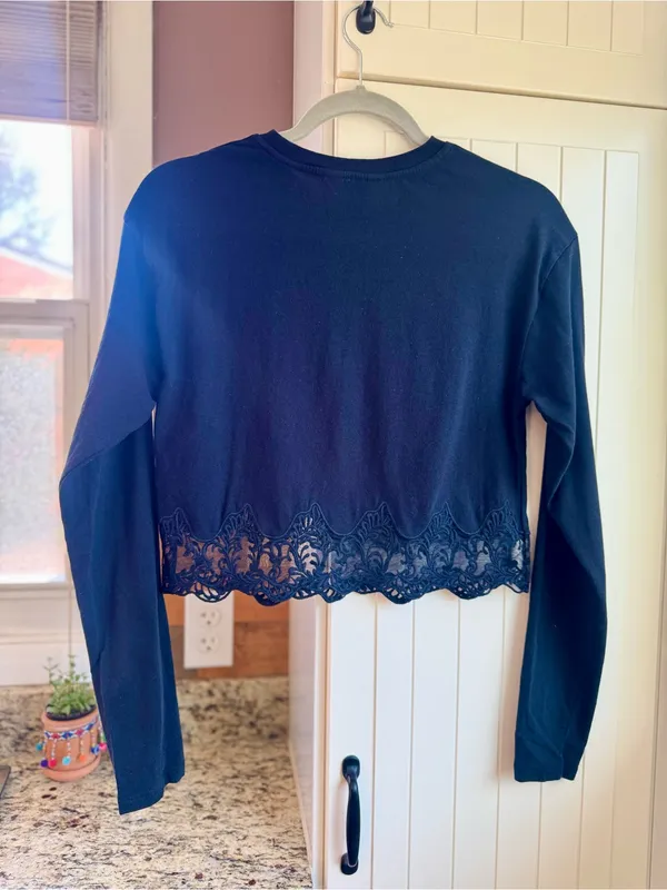 Miss Selfridge ASOS Black Long Sleeve Crop Top Lace Hem Size 2 Small - Image 3