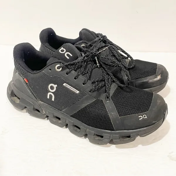 On Running Size 6.5 Cloud‎ Waterproof Black Athletic Sneakers - Image 4