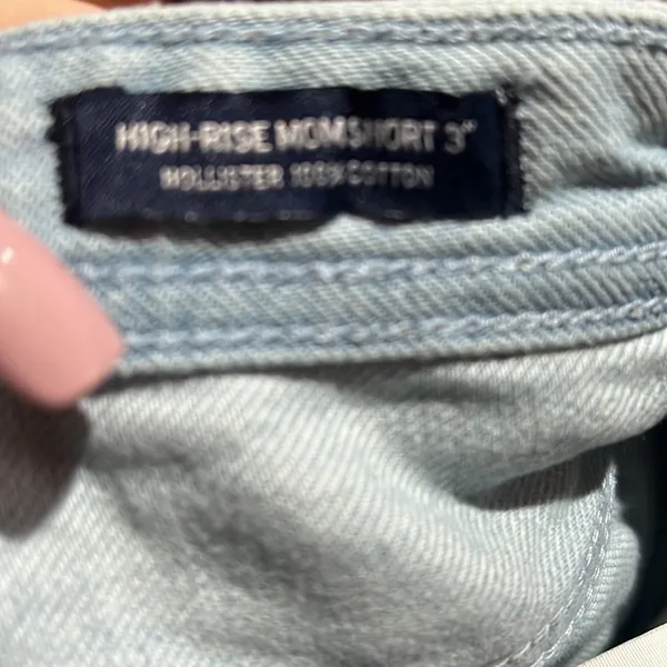 Hollister light blue high rise mom jean - Image 5