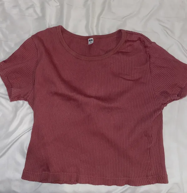 Uniqlo Ribbed Tee - Image 2