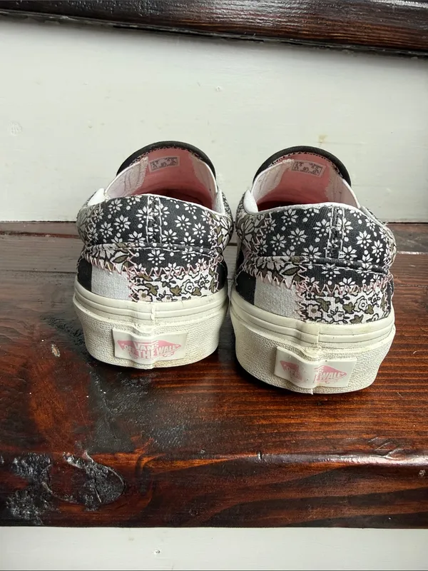 ✨Vans Floral Checkered Slip Ons Limited Edition Sz 6 Women’s ✨ - Image 3