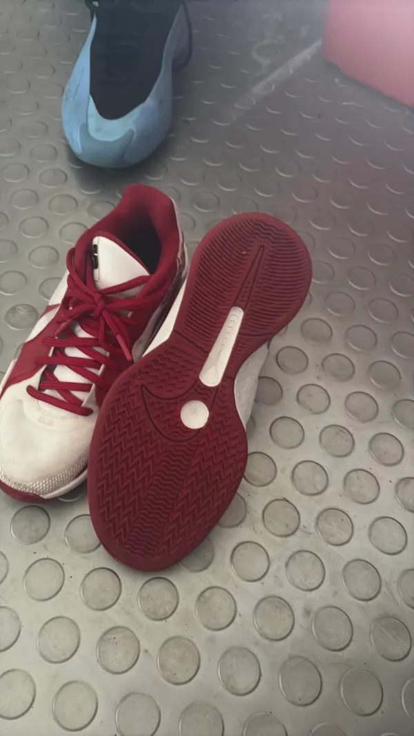 Sabrina basketball shoes - Image 2