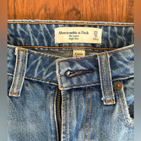Abercrombie the loose high rise Jean - Image 3