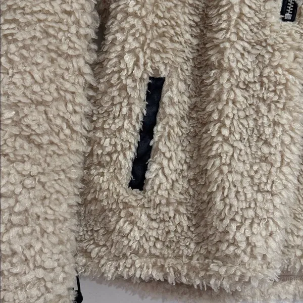 Abercrombie & Fitch Cinched Drama Curly Half-Zip Pullover jacket EUC - Image 4
