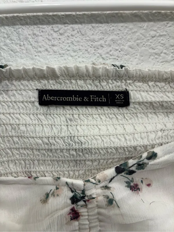 Abercrombie & Fitch White Floral Ruched Tie-Front Crop Top - Image 4