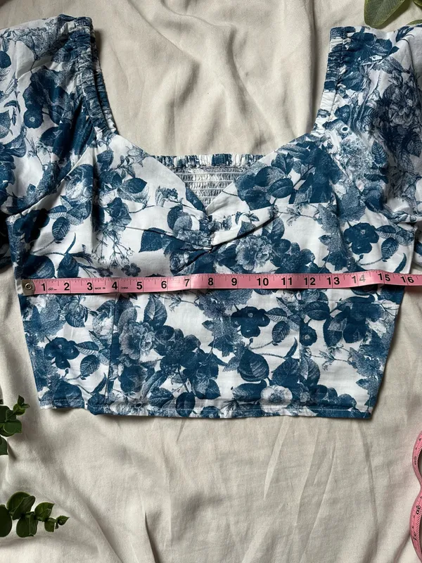 Boutique Floral Crop Top Blouse - Image 6