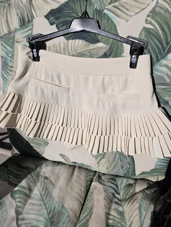 Edikted Double Pleated Miniskort Cream XS - Image 7