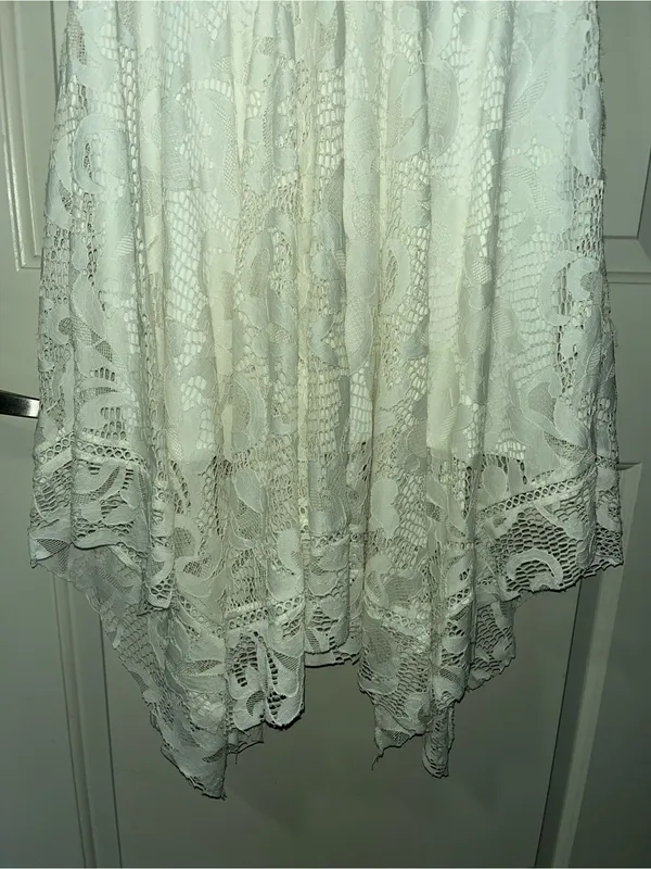 Taylor White Lace V-Neck Handkerchief Hem Dress PTP 22in No Size Tag - Image 4