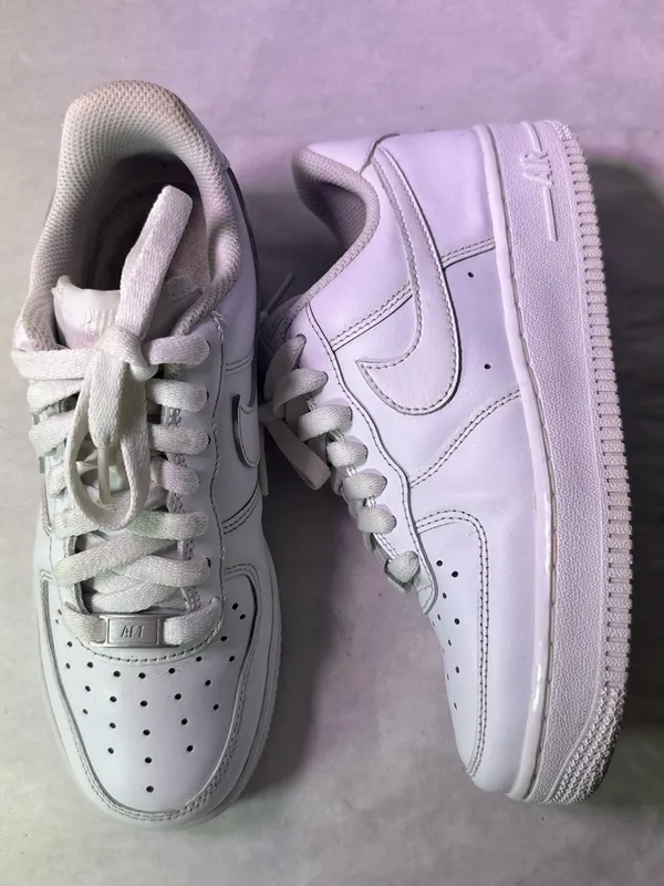 Nike White Low-Top Leather Sneakers - Image 5