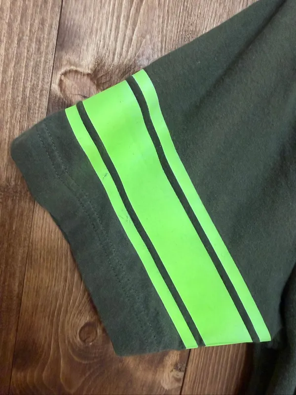 PINK Victoria’s Secret Women’s XS Green Neon Stripe Pocket T-Shirt 100% Cotton(9 - Image 3