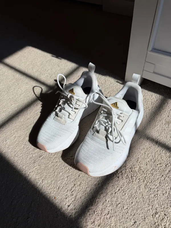 Adidas Swift Run Women’s Sneakers - Image 2