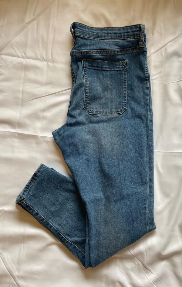 High-waisted Jeans - Image 4