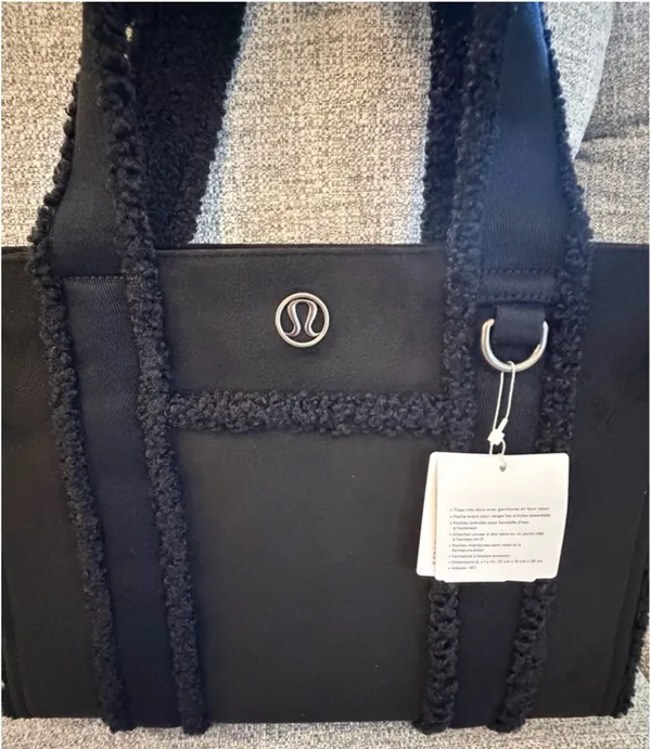 Lululemon Boxy Tote Bag 10L Faux Shearling Trims black sold out online NWT - Image 5