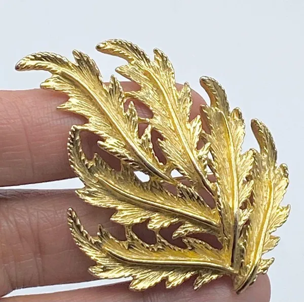 Unsigned Gold Leaf Brooch Pin - Image 2