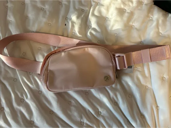 Lululemon Belt Bag - Image 4