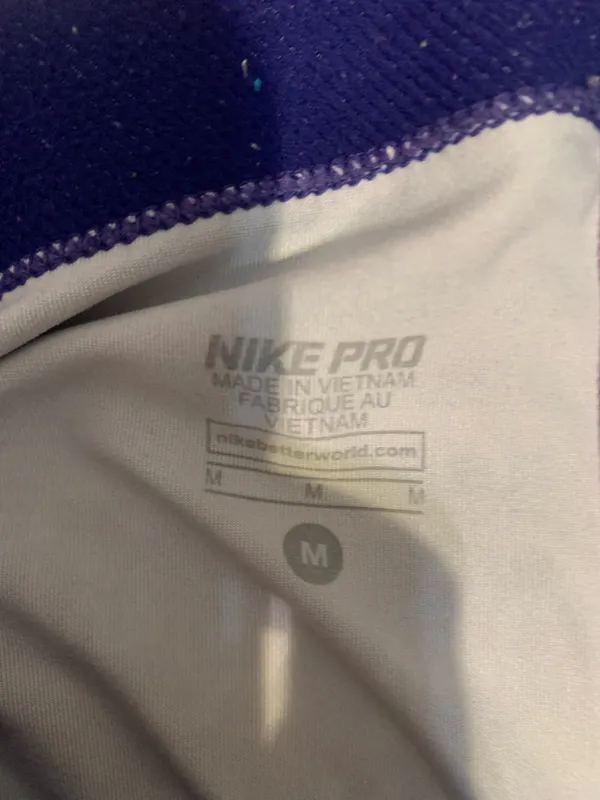 Nike Pros - Image 3