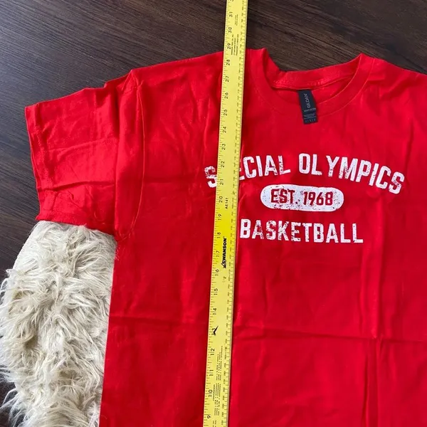 NWOT Red Gildan 100% Cotton Special Olympics Basketball Graphic Tee T-Shirt L - Image 5