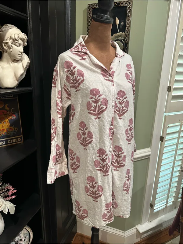 Victoria Dunn Pink Floral Block‑Print Button‑Down Dress – Fits Medium - Image 4