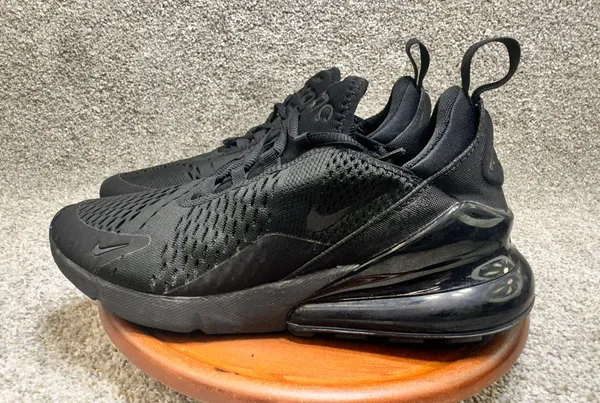 Nike Airmax 270 women’s size 9.5 triple black - Image 3