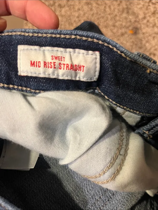 Lucky Brand Straight Leg Jeans in Medium Blue Wash - Image 5