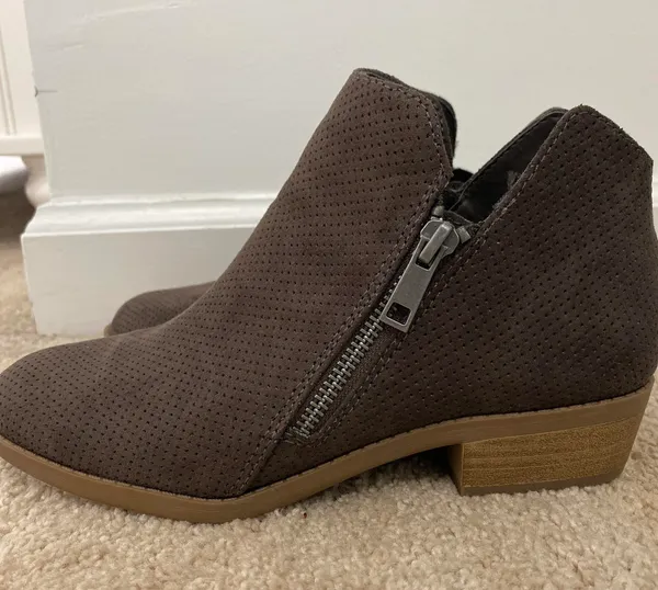 Ankle Boots (booties) Gray Size 6 - Image 2