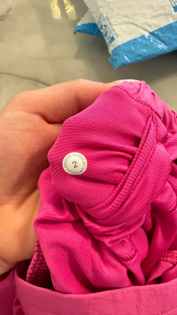 Lululemon Hotty Hot 4" High-Rise - Image 4