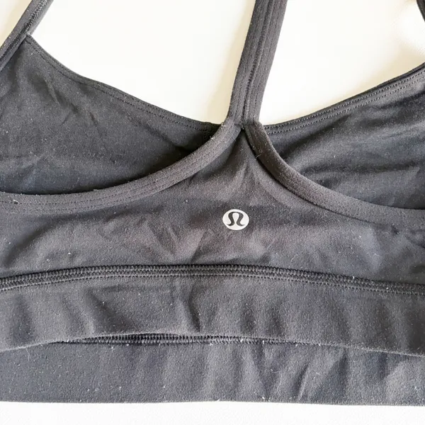 Lululemon Womens Flow Y Nulu Black Athletic Yoga Workout Sports Bra Size 8 - Image 4
