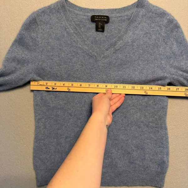 Tahari V-Neck 100% 2-Ply Cashmere Sweater Light Blue Women Size L - Image 7