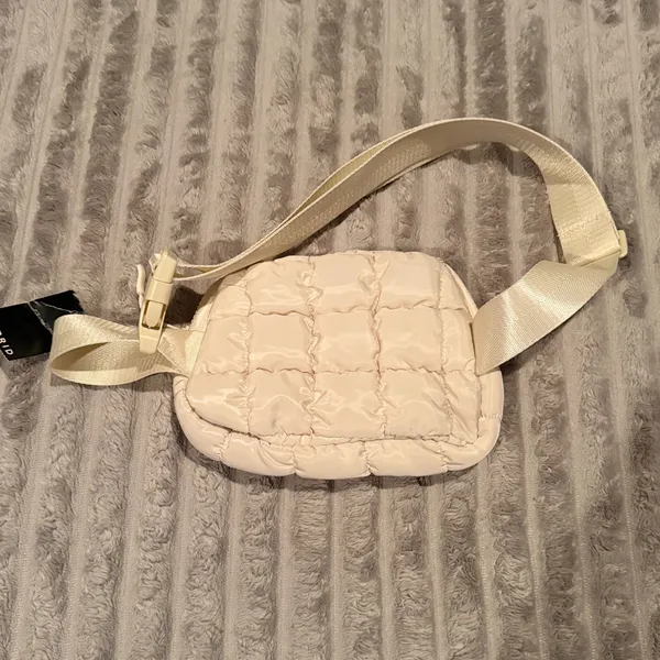 Torrid Quilted Belt Bag Off White Puffer Waist Pack Crossbody 43690450 NEW‎ - Image 7