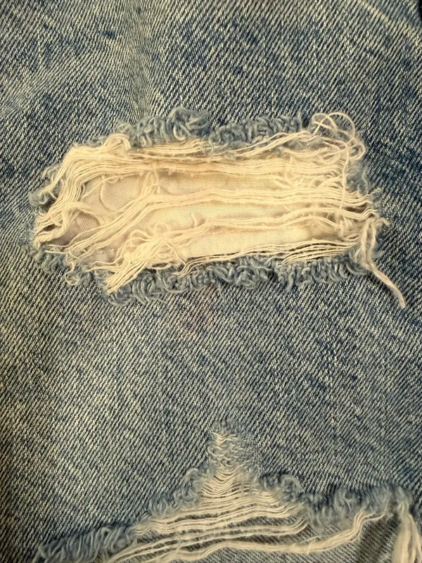 American Eagle distressed denim shorts size 00 high rise - Image 8