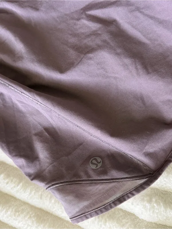 Lululemon Hotty Hot 4” 6 TALL Shorts Like new - Image 5