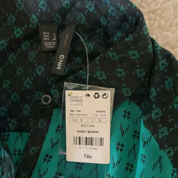 Green and Black Patterned Button-Up Shirt - Image 3