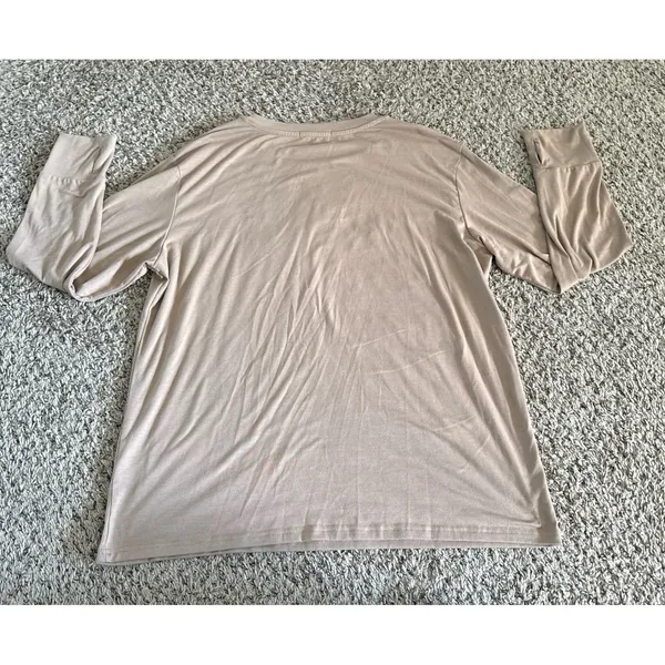 Trendy Queen Women's Oversized Tan‎ Thumb Hole Long Sleeve Tee Size Large - Image 6