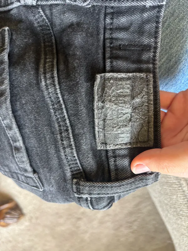 Hollister Ultra High-Rise Dad Jeans - Image 4