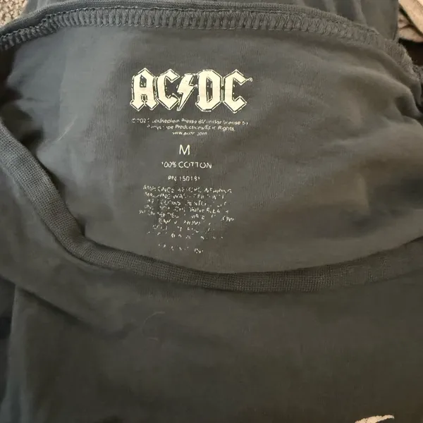 AC/DC Black Graphic Band Tee Size Medium - Image 4