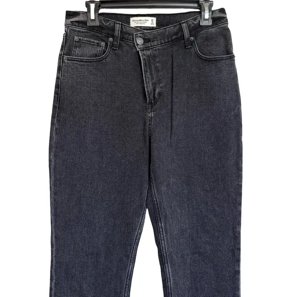 Abercrombie & Fitch Ultra High Rise 90s Straight Jean‎ 28 6 Short Black - Image 5