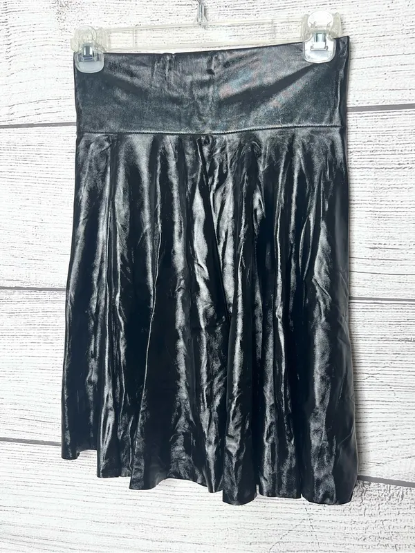 Black Shiny Wet Look Faux Leather Stretch A-Line Flared Skater Skirt Size Small - Image 2