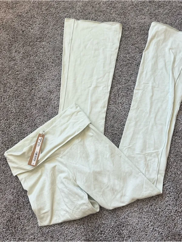 SKIMS Light Sage Spearmint Foldover Cotton Jersey Boot Cut Pants - Image 3