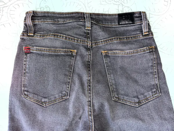 BDG Girlfriend Jeans - Image 4
