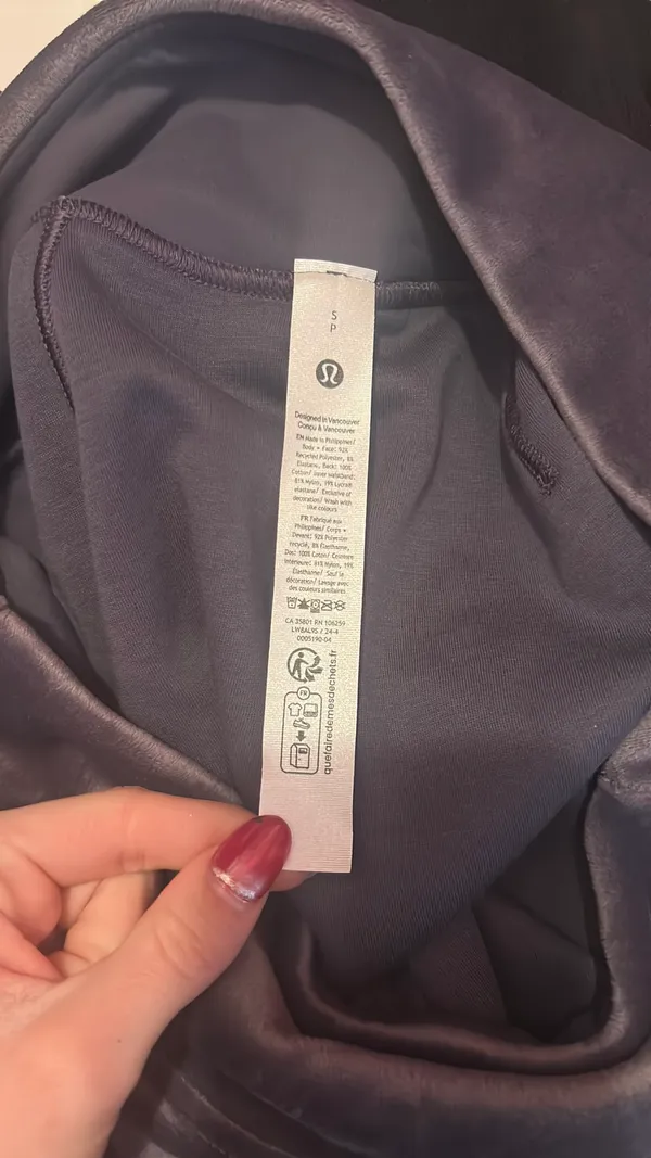 Lululemon velvet Skirt - Image 4
