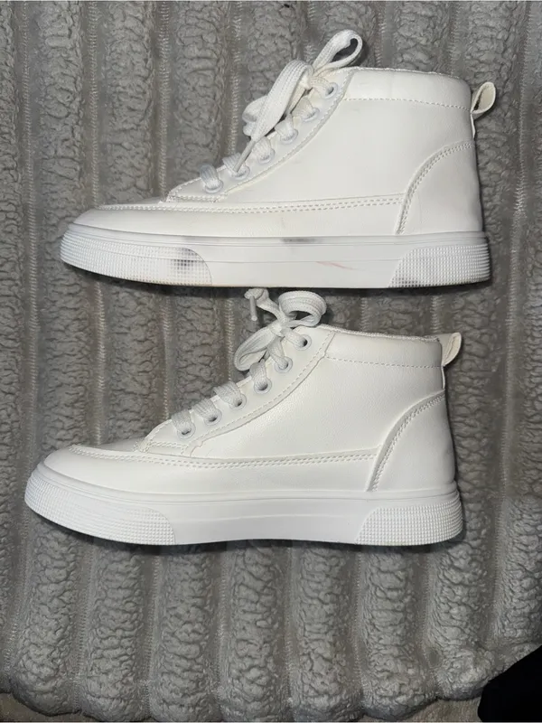 White High Top Lace-Up Sneakers Size 35 - Image 4