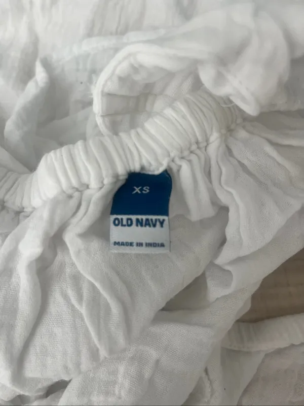 Old Navy White Lightweight Linen-Style Top - Image 3