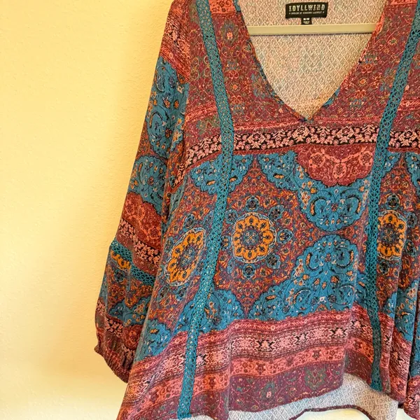 IDYLLWIND bohemian flowy viscose Top, A-Line, long sleeve V neck size M - Image 9