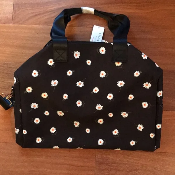 Alice +Olivia travel bag black & floral duffle new - Image 7