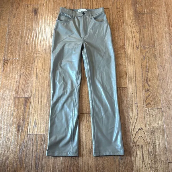 Abercrombie & Fitch 90’s ultra high rise straight taupe faux leather pant 25 - Image 4