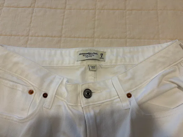 Abercrombie Curve Love High-Rise Jeans - Image 3